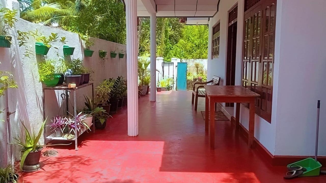Coco One Holiday Inn Mirissa Pokoj fotografie